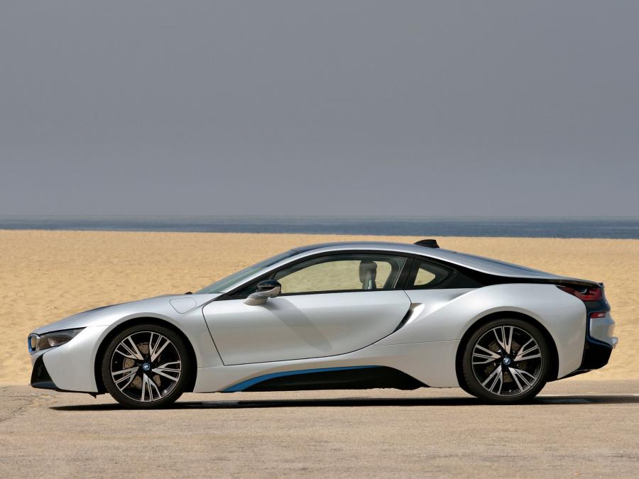  BMW i8 2014 года  (фото 34 из 180)